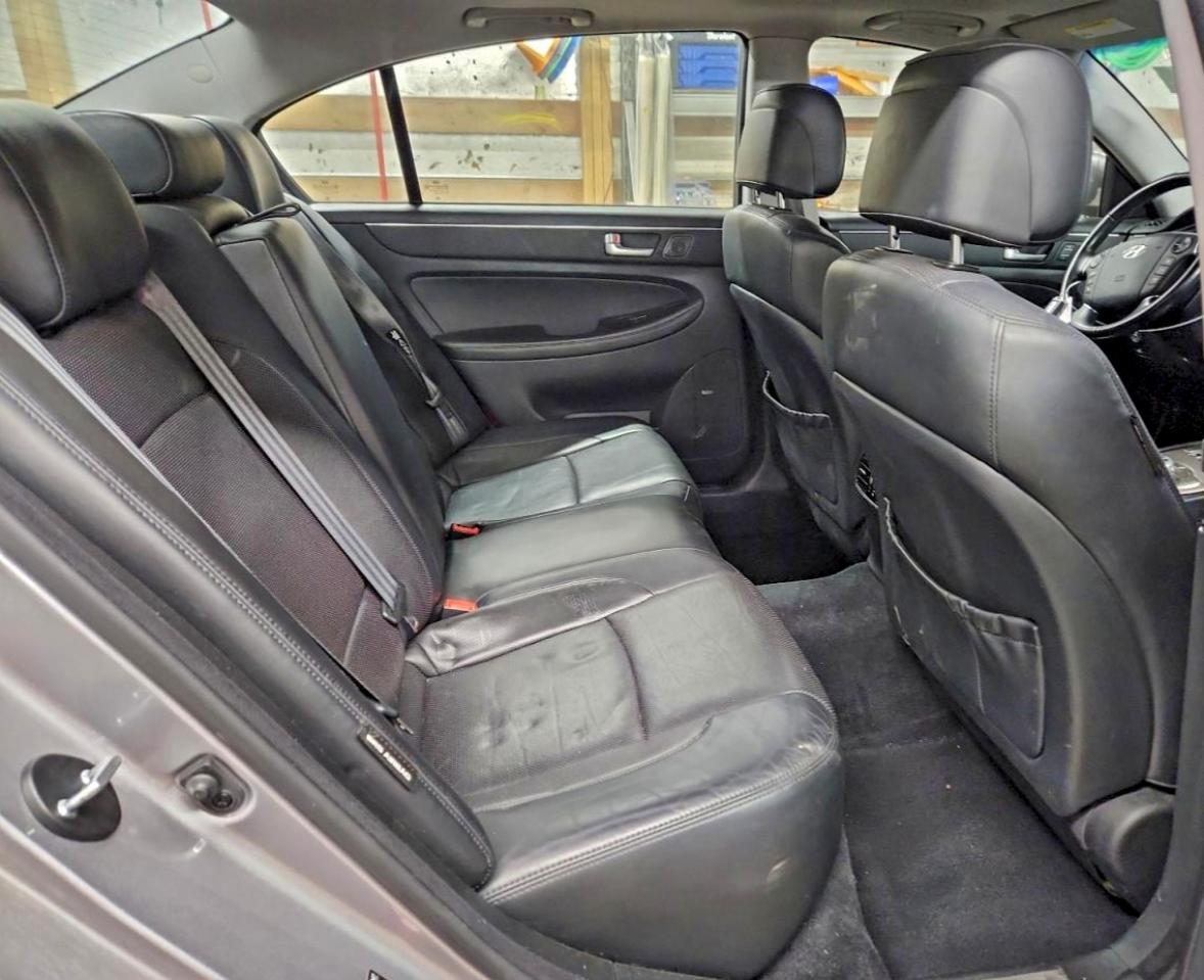 Hyundai Genesis 3.8l Image 7