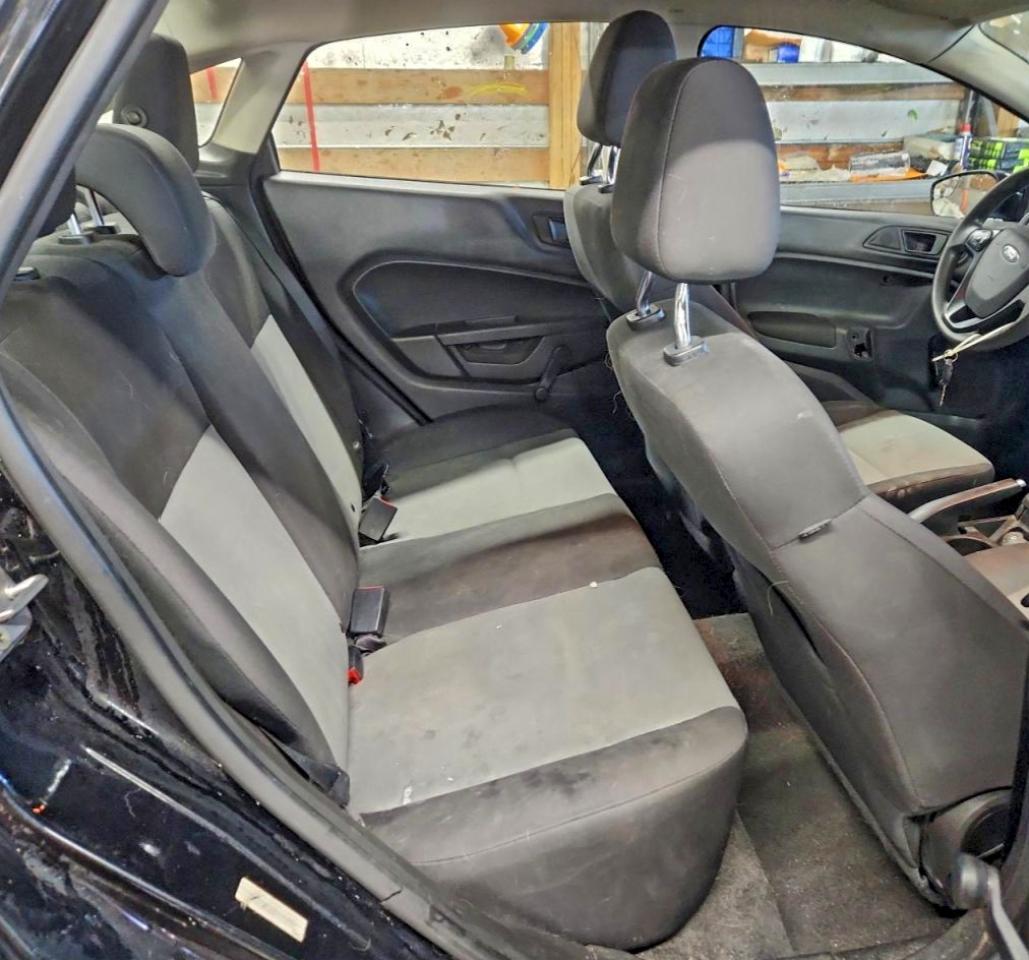 Ford Fiesta S Image 8