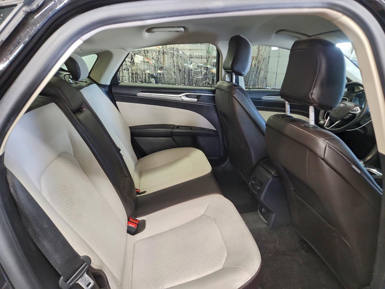 Ford Fusion Se Image 3