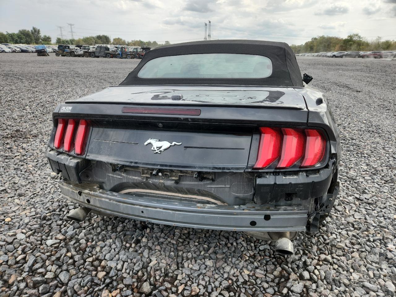 Ford Mustang Image 7