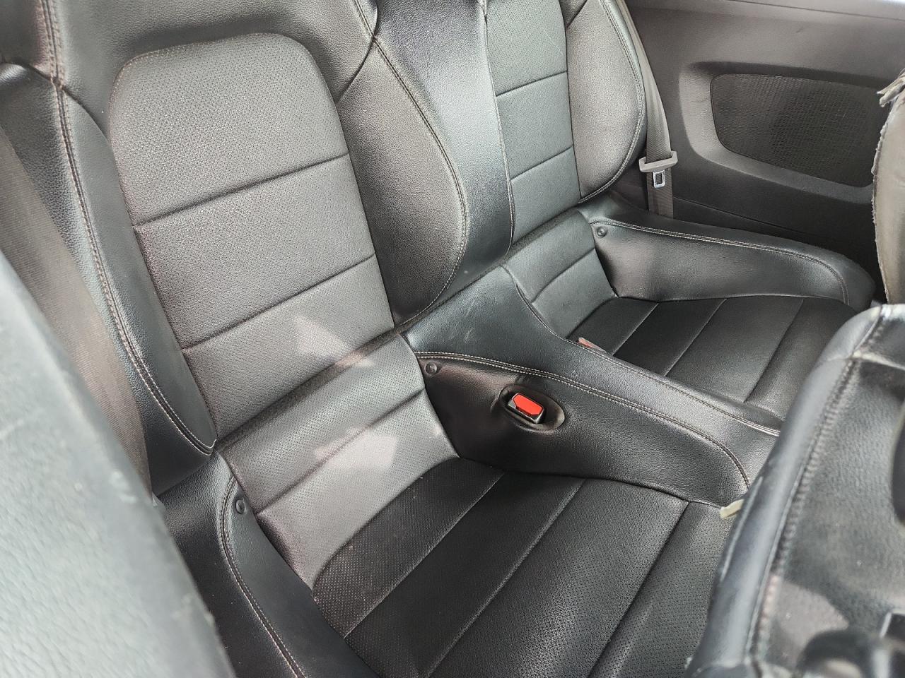 Ford Mustang Image 5