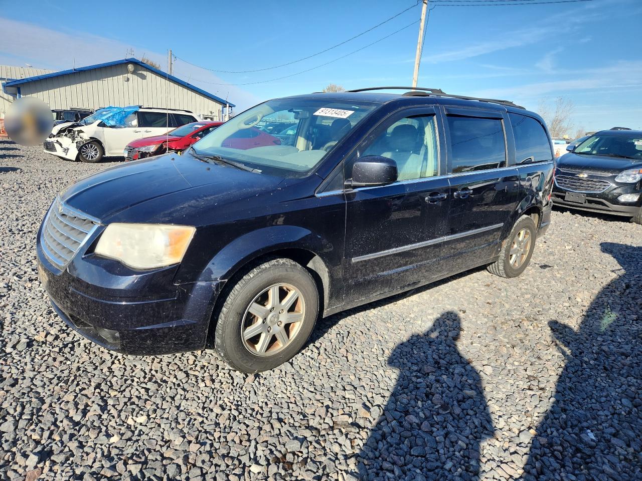 Chrysler Minivan Touring Image 1