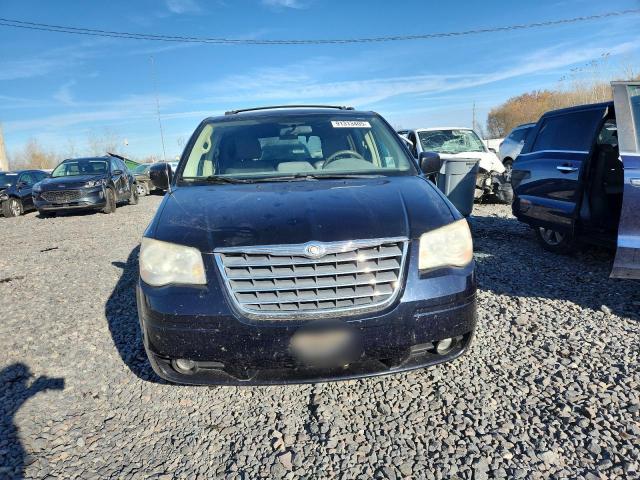 Chrysler Minivan Touring Image 7