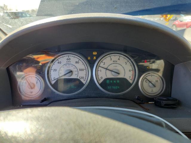 Chrysler Minivan Touring Image 8