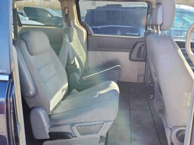 Chrysler Minivan Touring Image 6