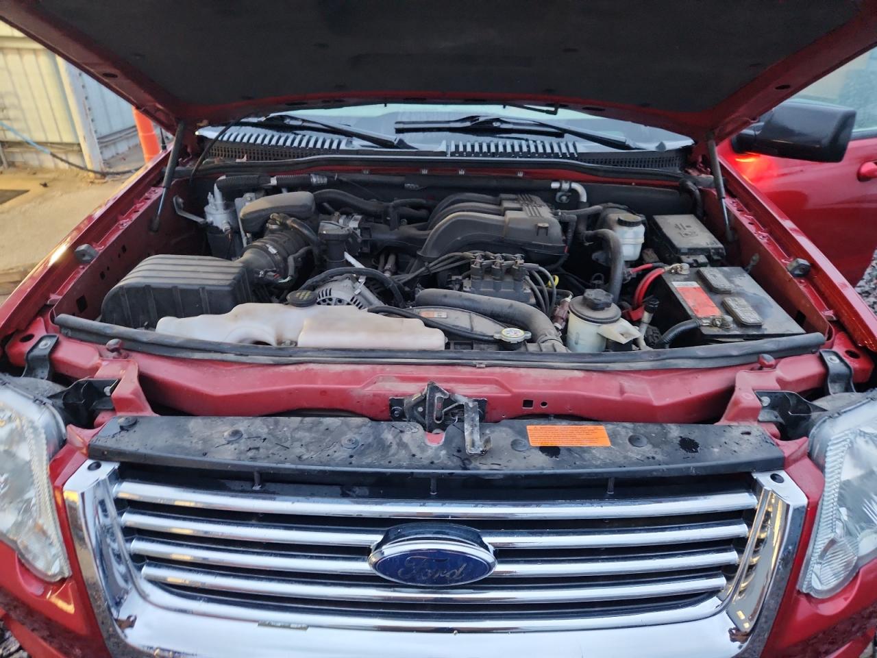 Ford Explorer Xlt Image 8