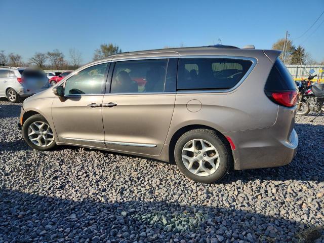 Chrysler Pacifica Touring L Image 5