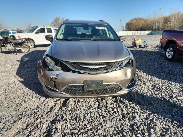 Chrysler Pacifica Touring L Image 4