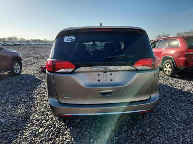 Chrysler Pacifica Touring L Image 10