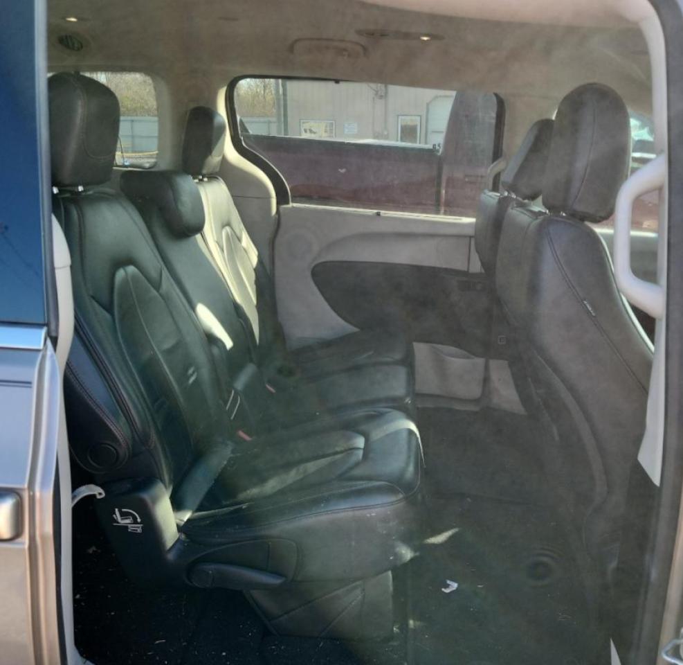 Chrysler Pacifica Touring L Image 6