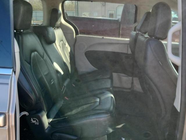 Chrysler Pacifica Touring L Image 6