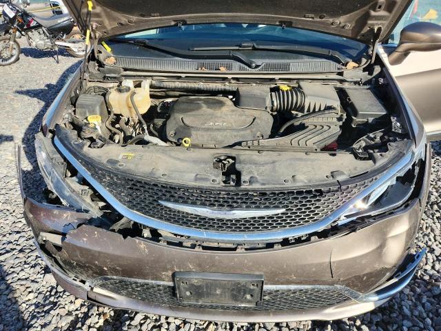 Chrysler Pacifica Touring L Image 12