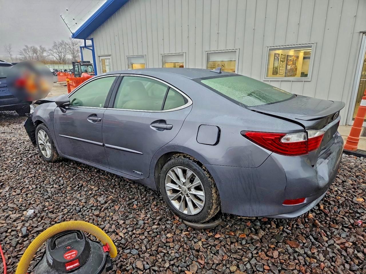 Lexus Es 300h Image 4