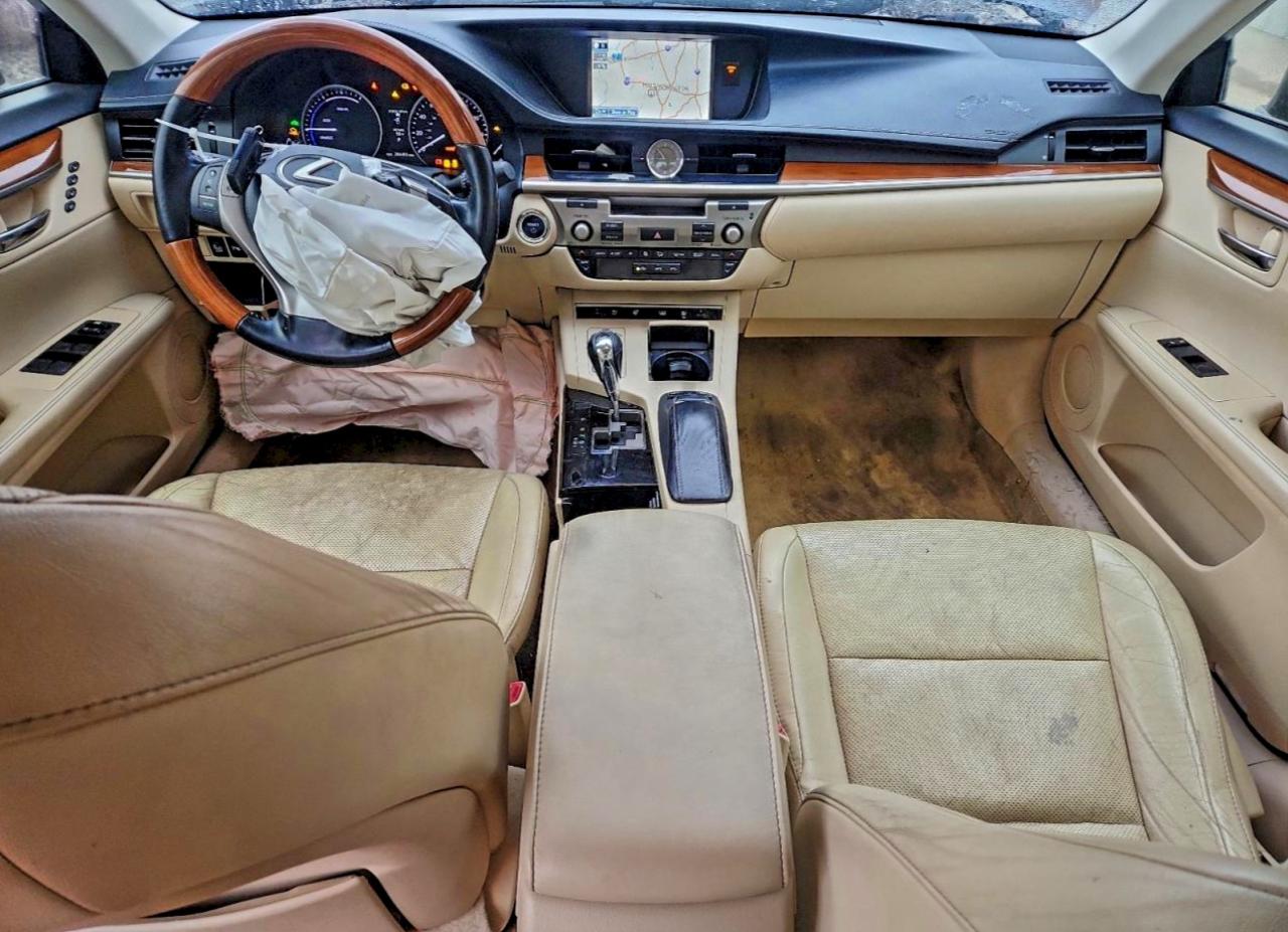 Lexus Es 300h Image 12