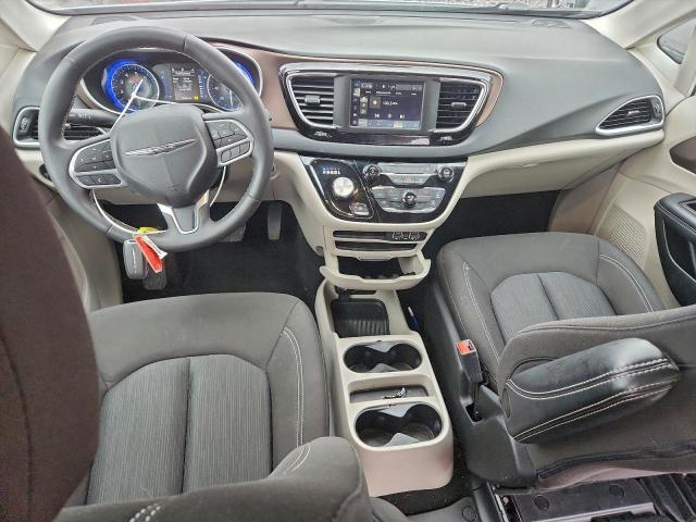 Chrysler Minivan Lx Image 11