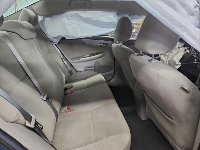 Toyota Corolla Base Image 11