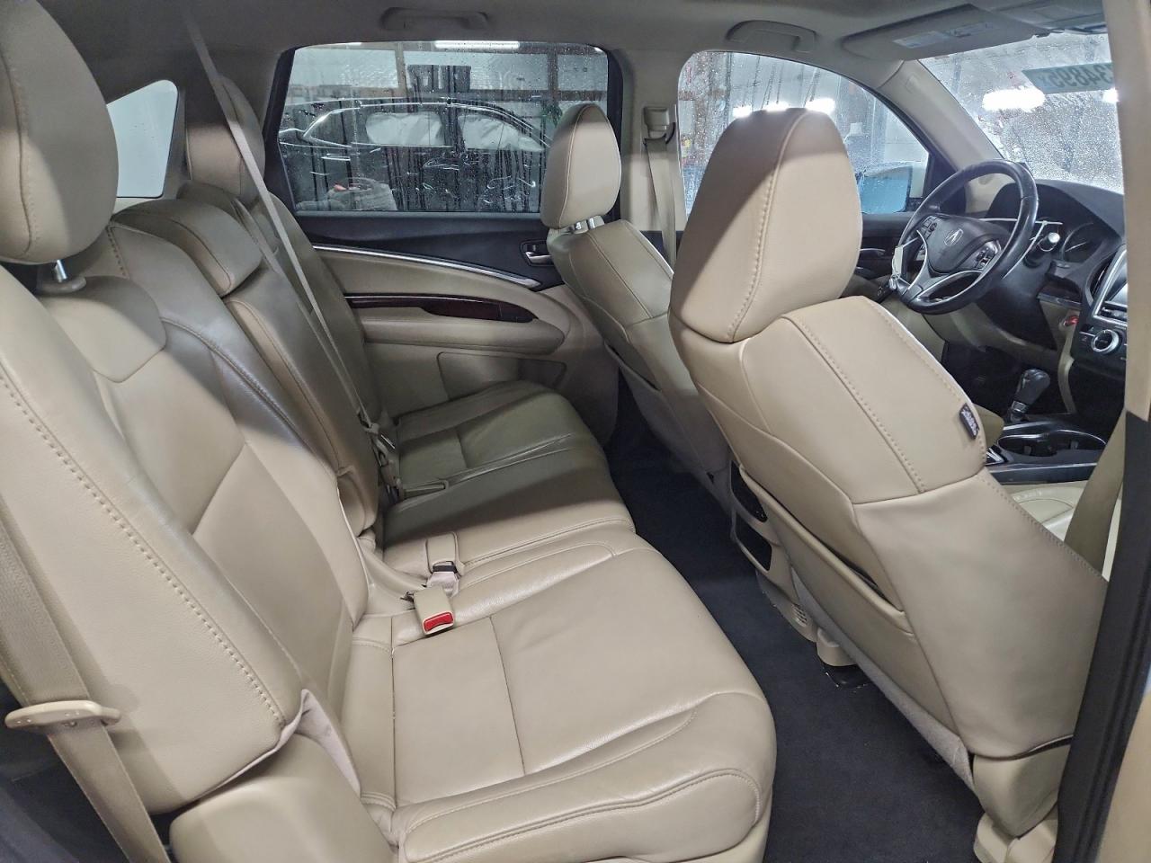 Acura MDX Image 10