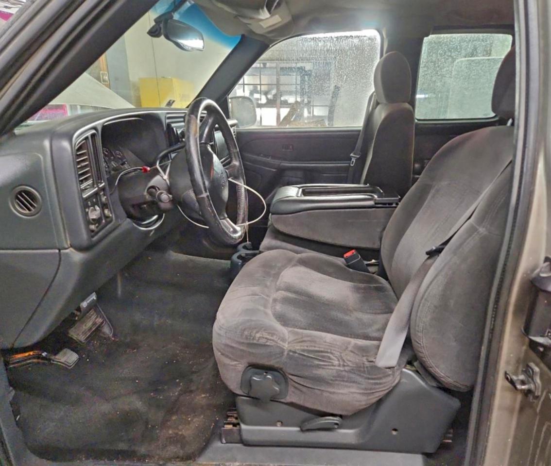 Chevrolet Silverado C1500 Image 6