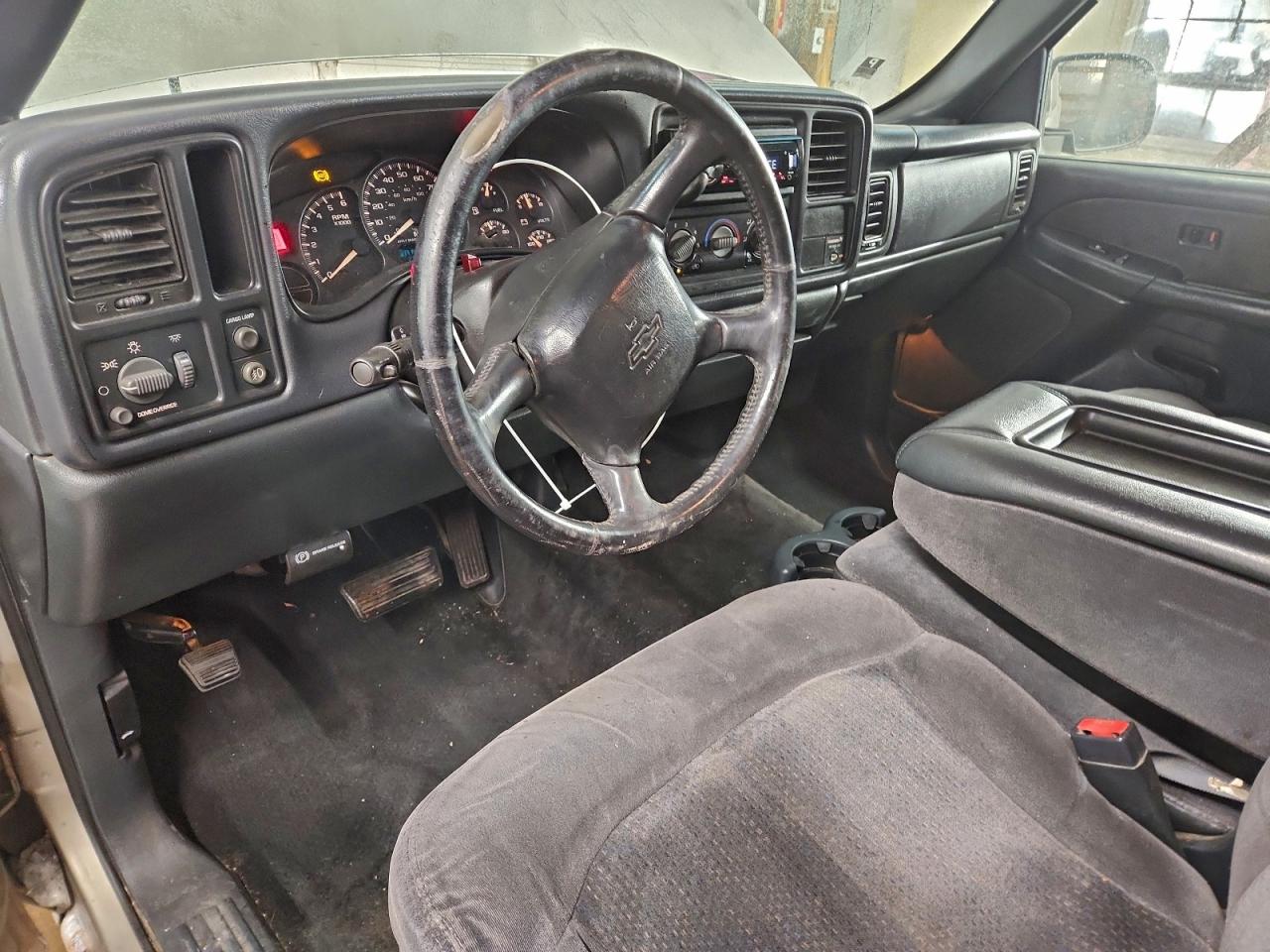 Chevrolet Silverado C1500 Image 7