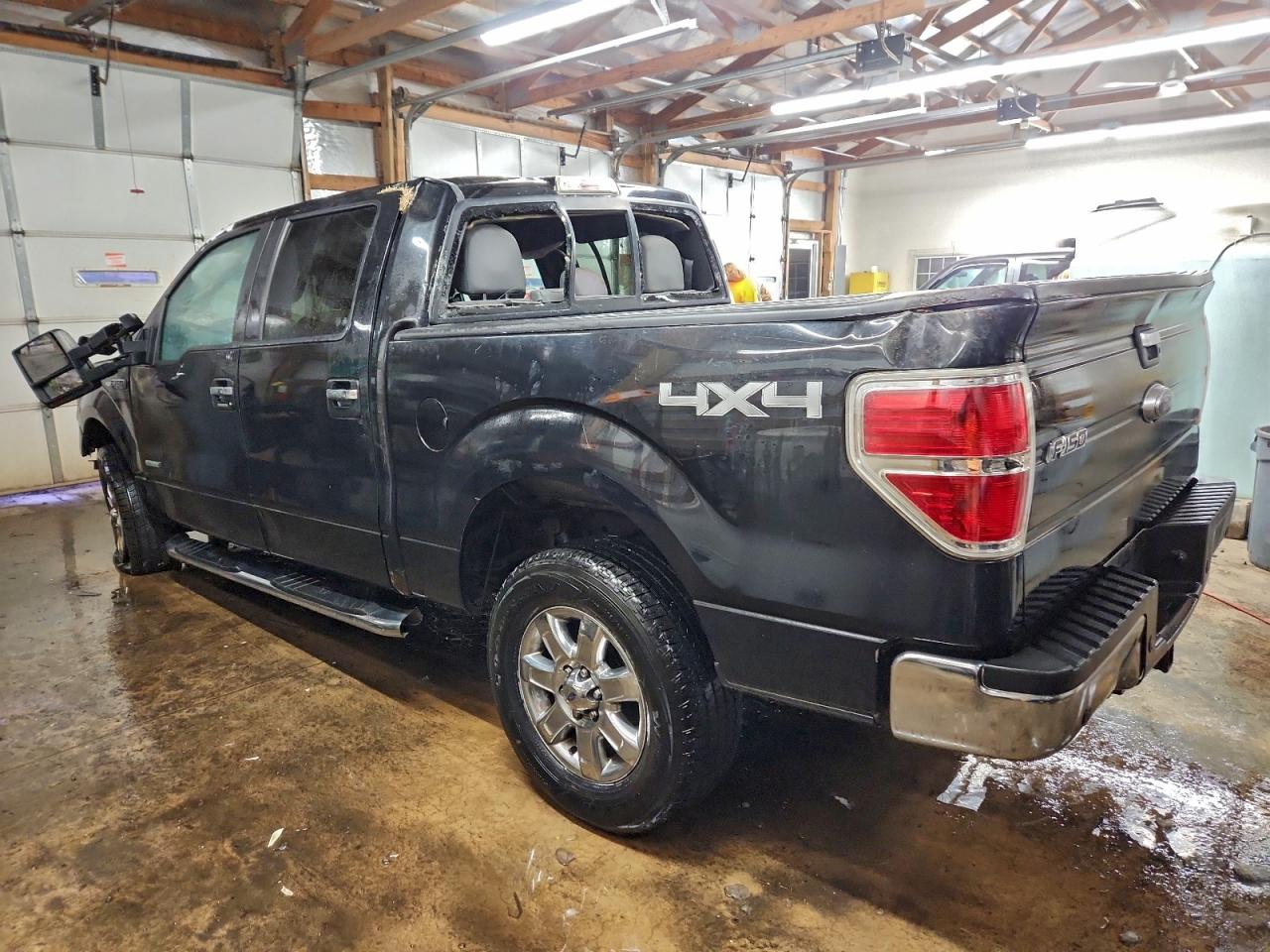 Ford F-150 Supercrew Image 8