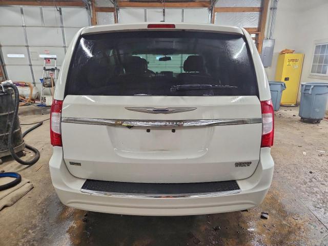 Chrysler Minivan Touring Image 6