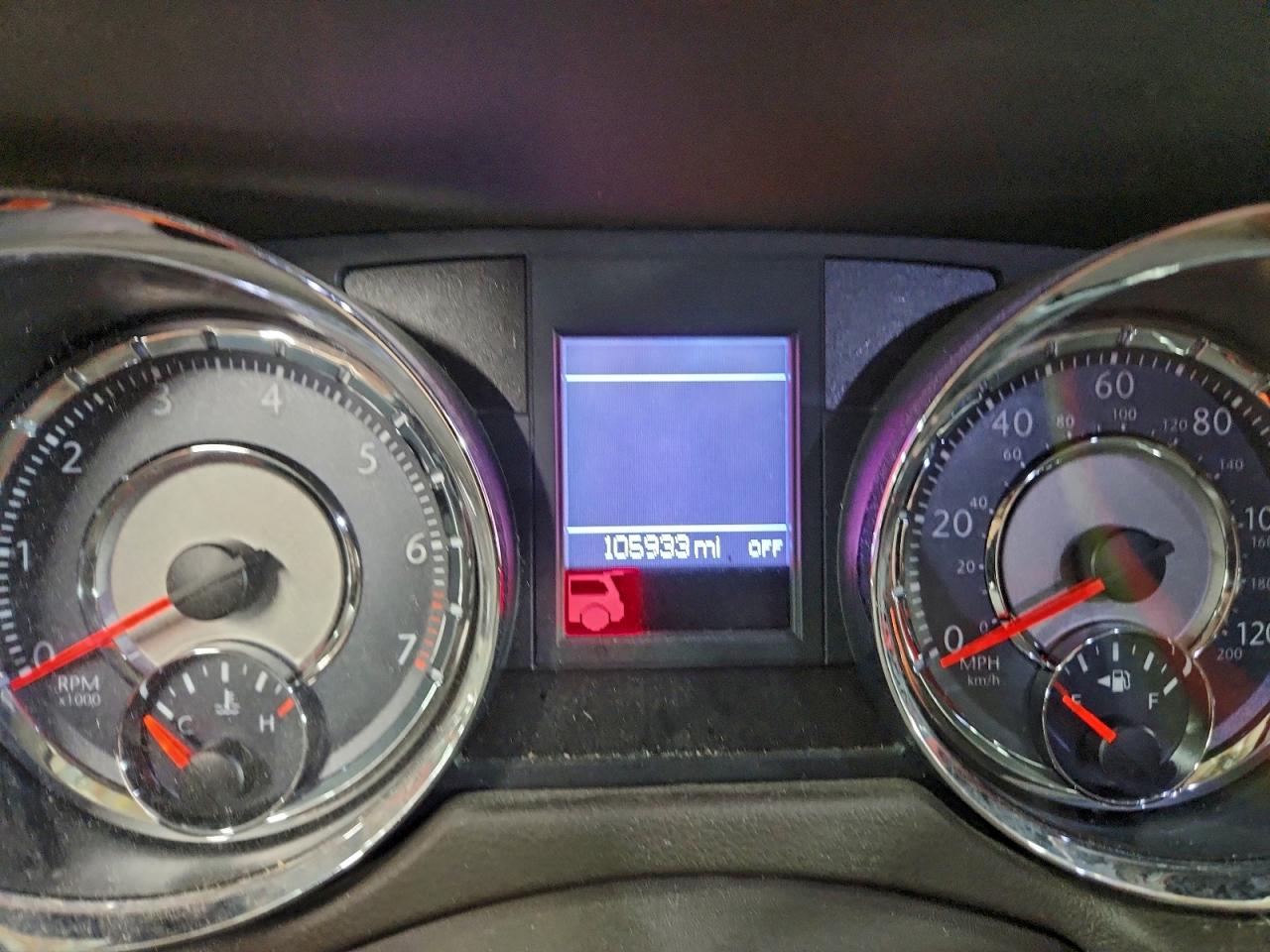 Chrysler Minivan Touring Image 7