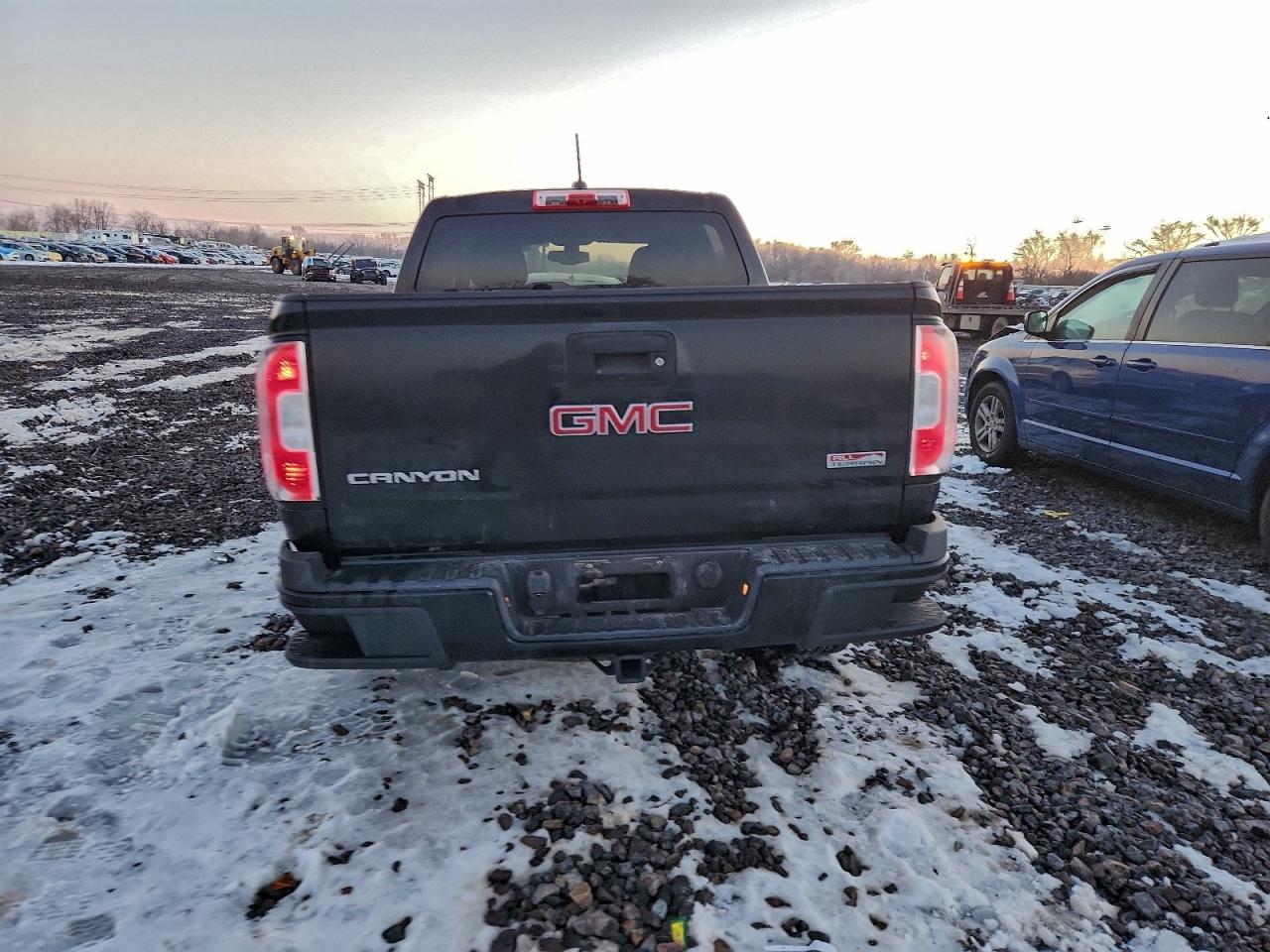 GMC Canyon Sle Image 2