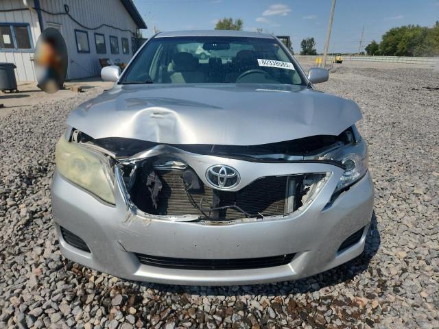 Toyota Camry Base Image 4