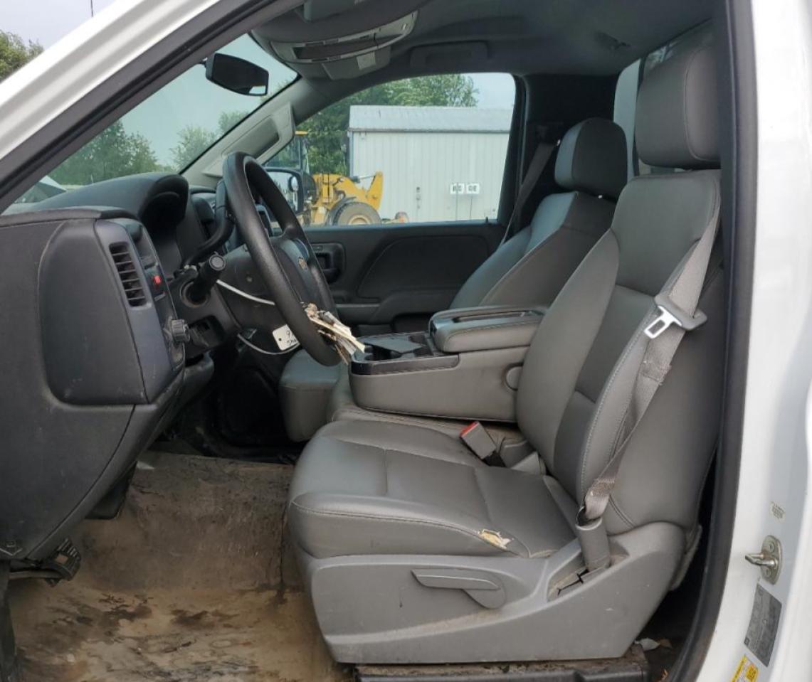 Chevrolet Silverado C1500 Image 2