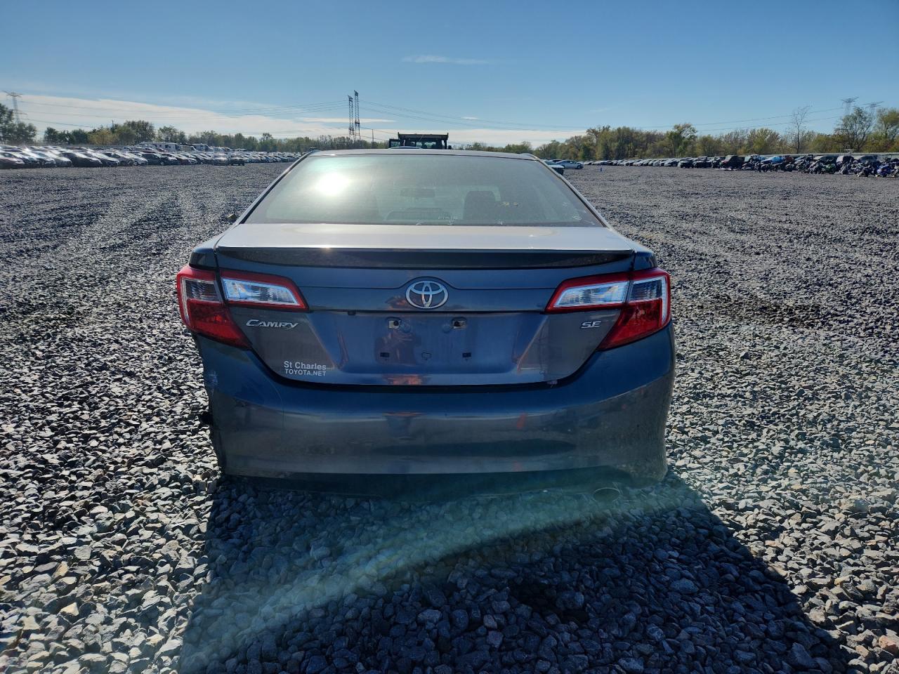 Toyota Camry L Image 4