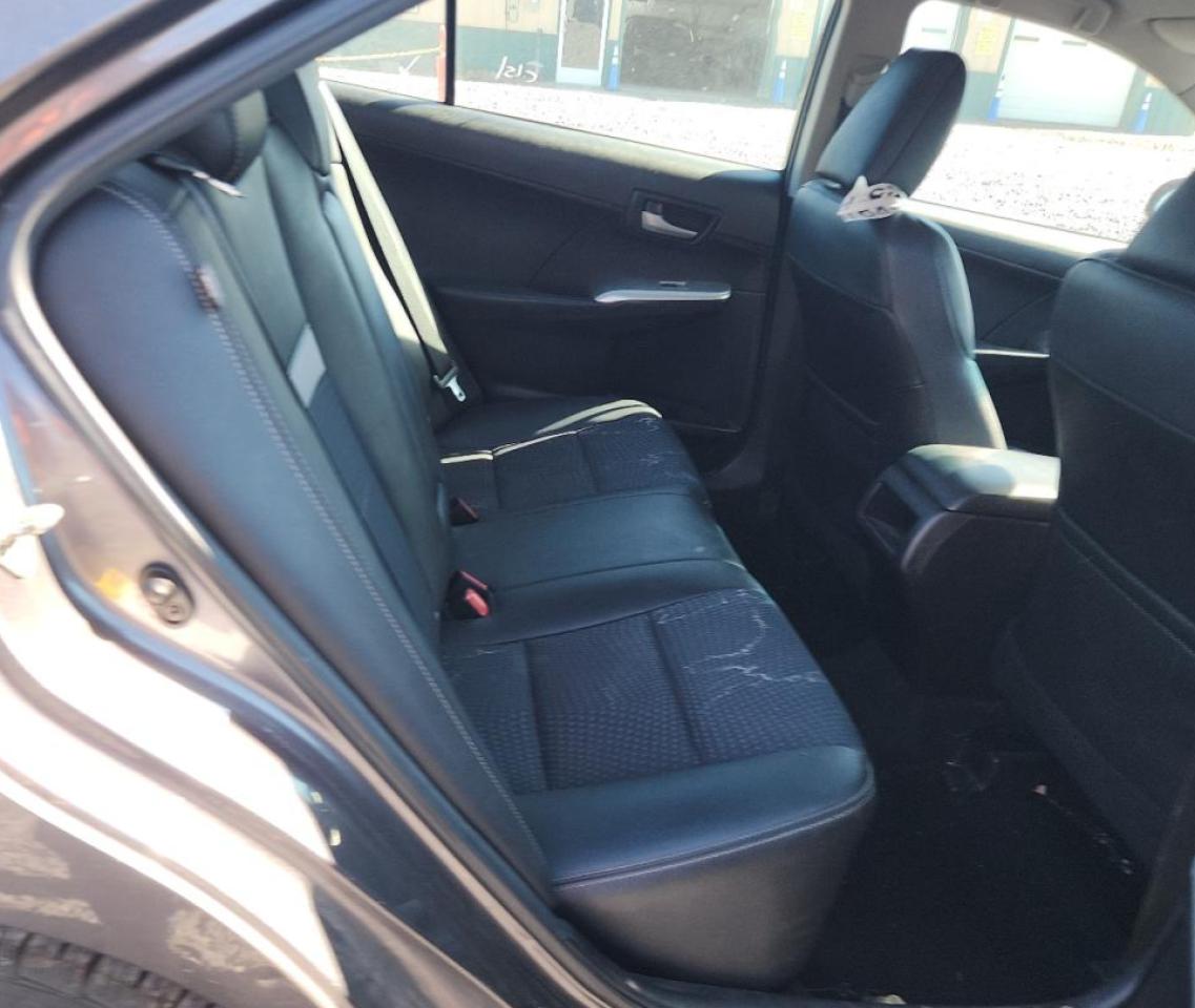 Toyota Camry L Image 10