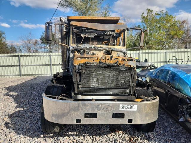 Peterbilt 348 Image 5