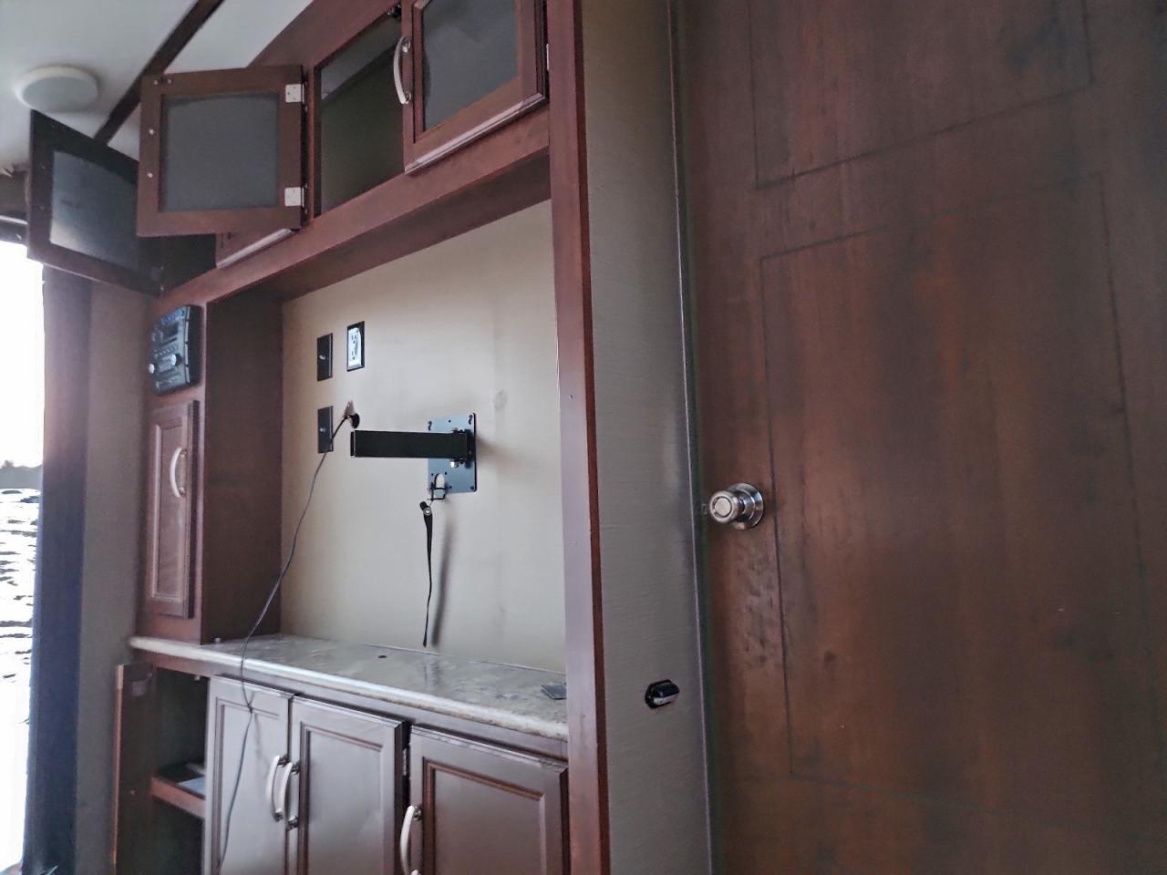 Keystone Trailer Image 2