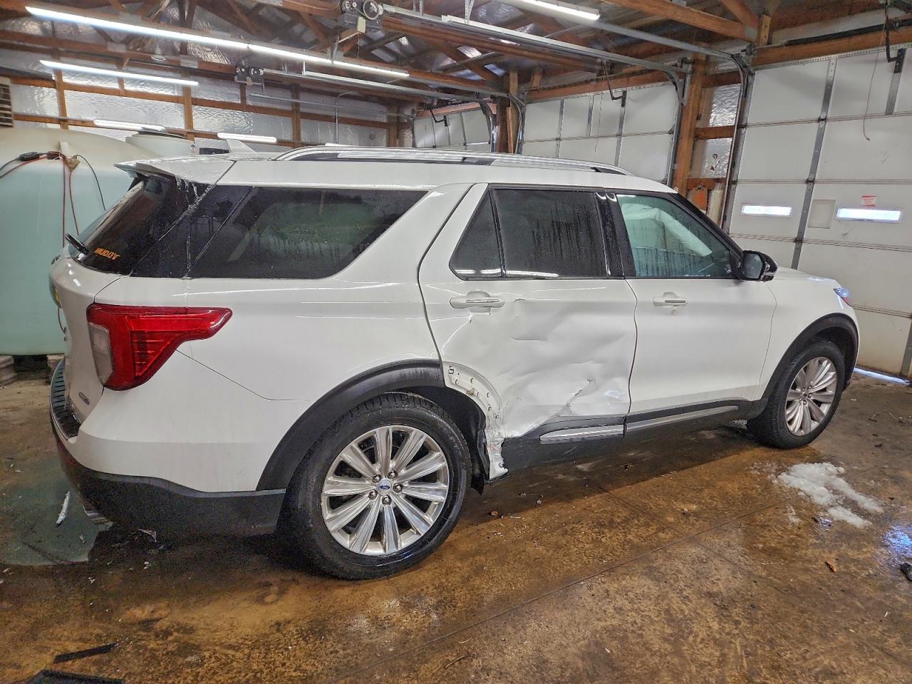 Ford Explorer Limited Image 5