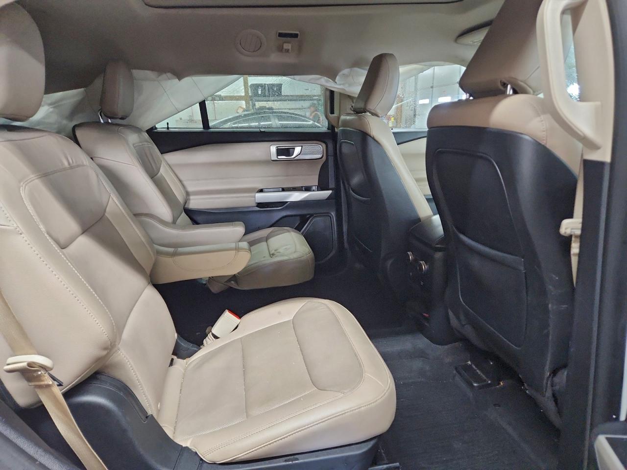 Ford Explorer Limited Image 10