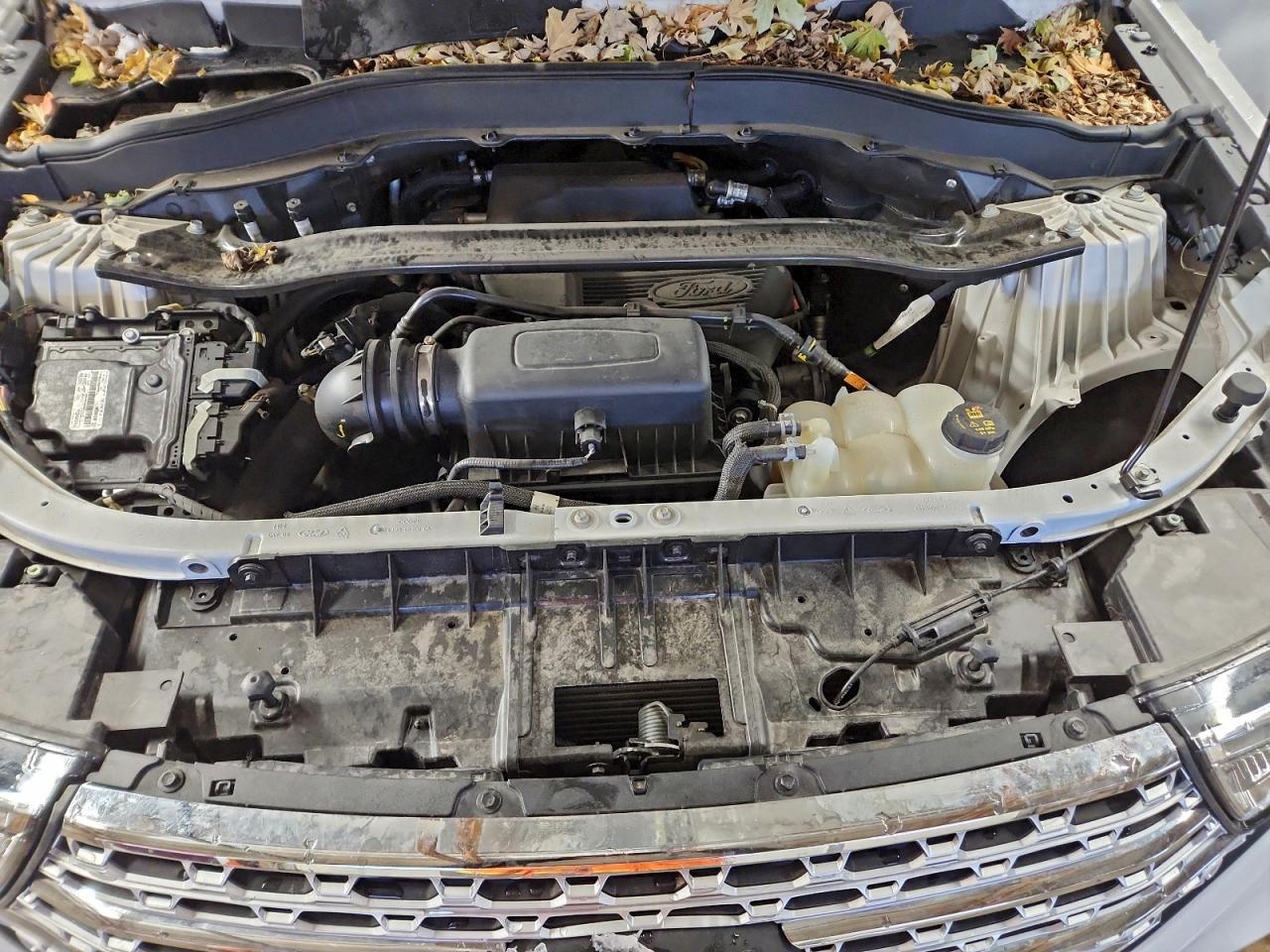 Ford Explorer Limited Image 13