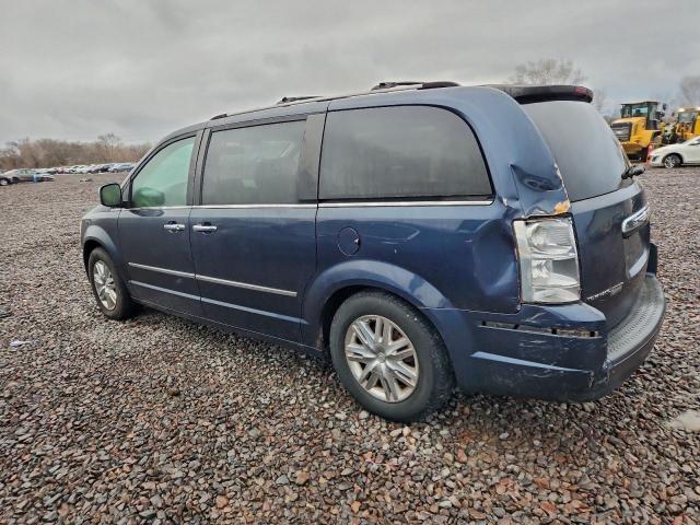 Chrysler Minivan Limited Image 2