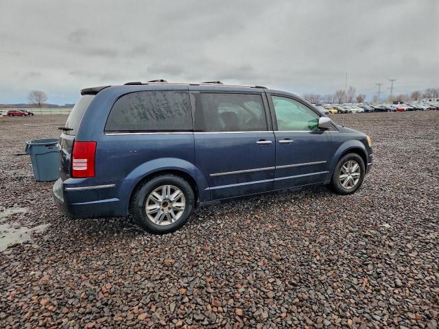 Chrysler Minivan Limited Image 8