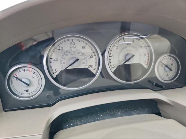 Chrysler Minivan Limited Image 11