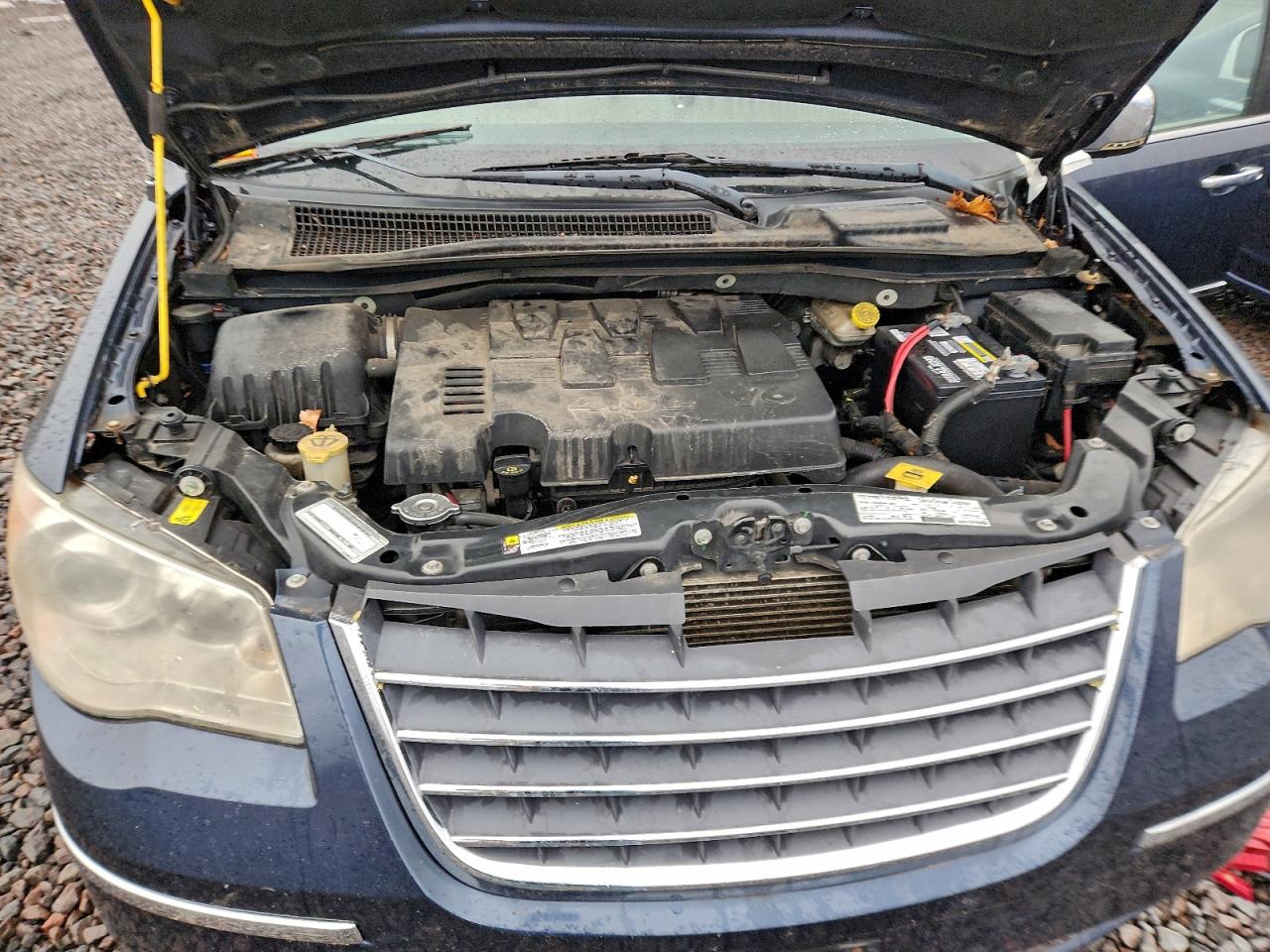 Chrysler Minivan Limited Image 10