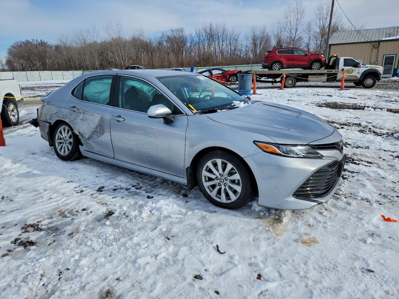 Toyota Camry Le Image 11