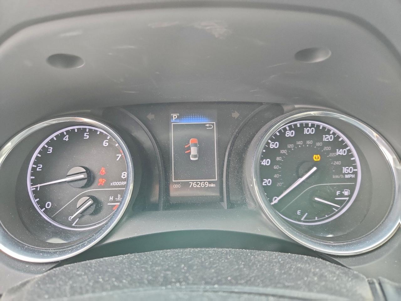 Toyota Camry Le Image 9