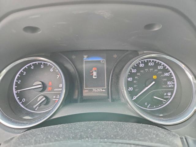 Toyota Camry Le Image 9