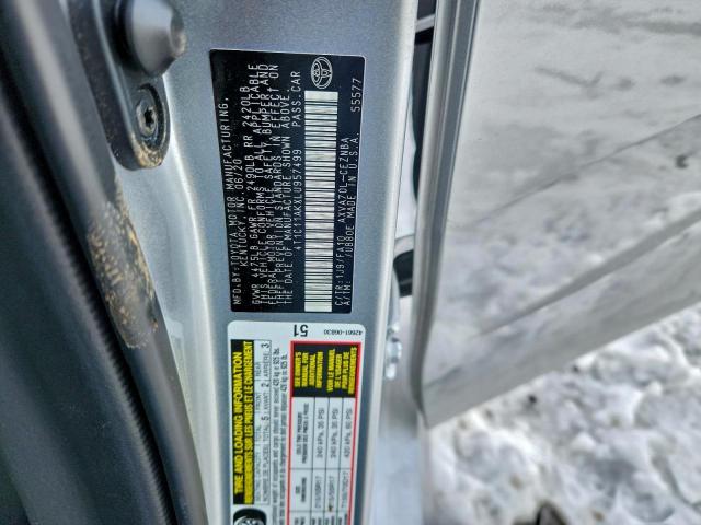 Toyota Camry Le Image 5