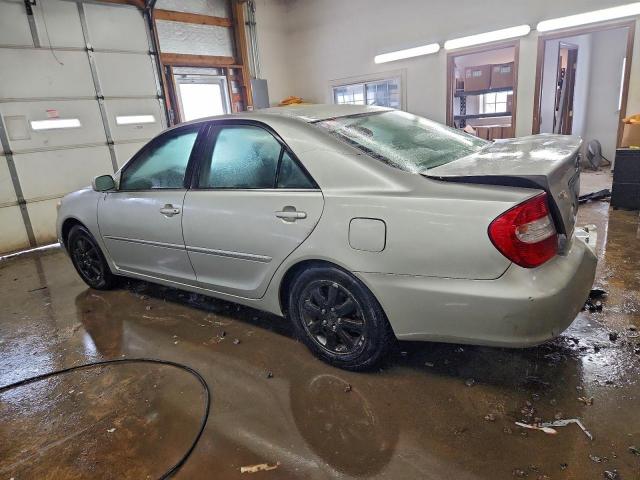 Toyota Camry Le Image 2