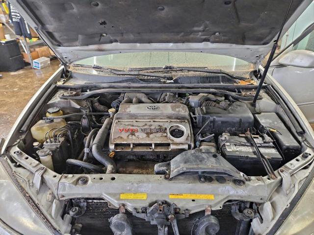 Toyota Camry Le Image 12