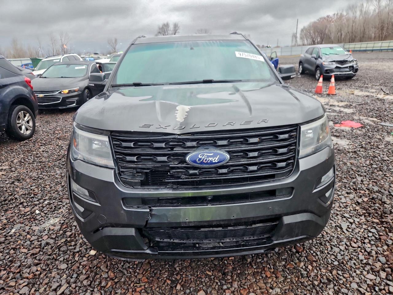 Ford Explorer Sport Image 12