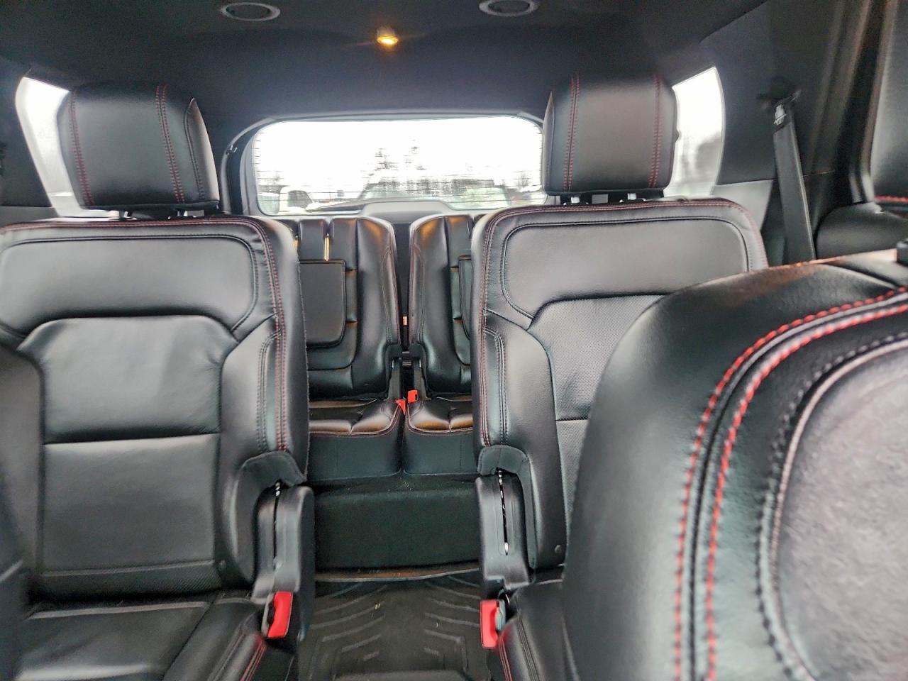 Ford Explorer Sport Image 5