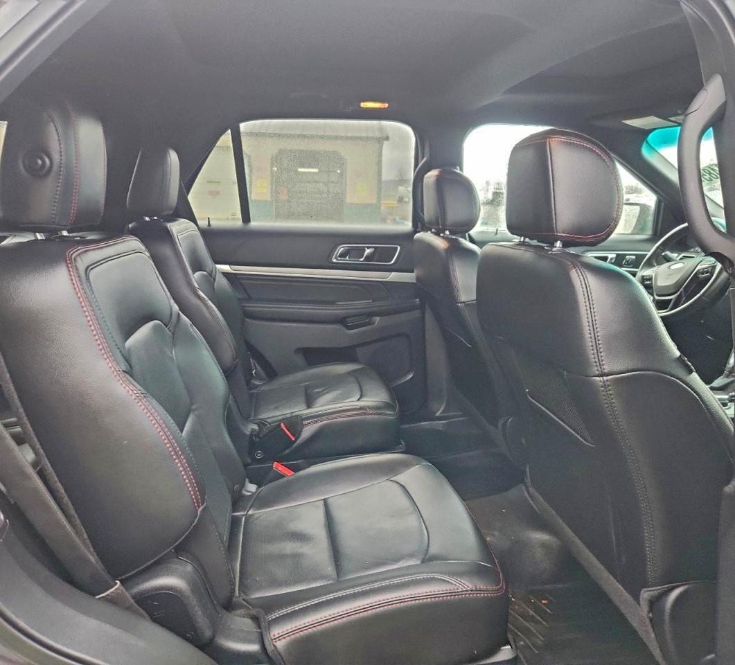 Ford Explorer Sport Image 4