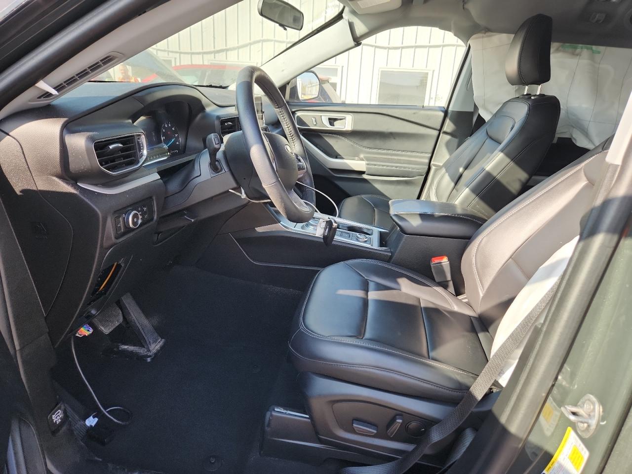 Ford Explorer Xlt Image 10